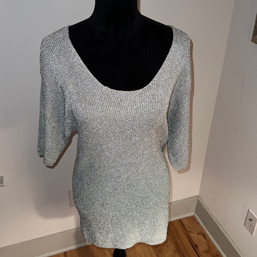 Tesori metallic silver shirt sleeves round cleavage long silhouette sweater Sz L
